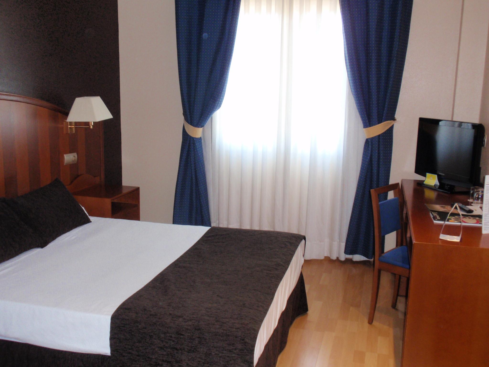 Ponferrada Plaza Hotel Екстериор снимка