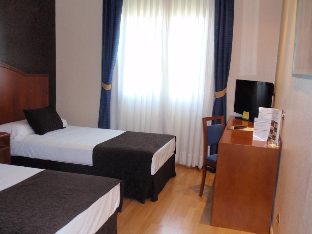 Ponferrada Plaza Hotel Екстериор снимка