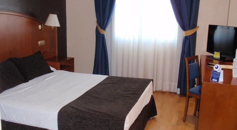 Ponferrada Plaza Hotel Екстериор снимка